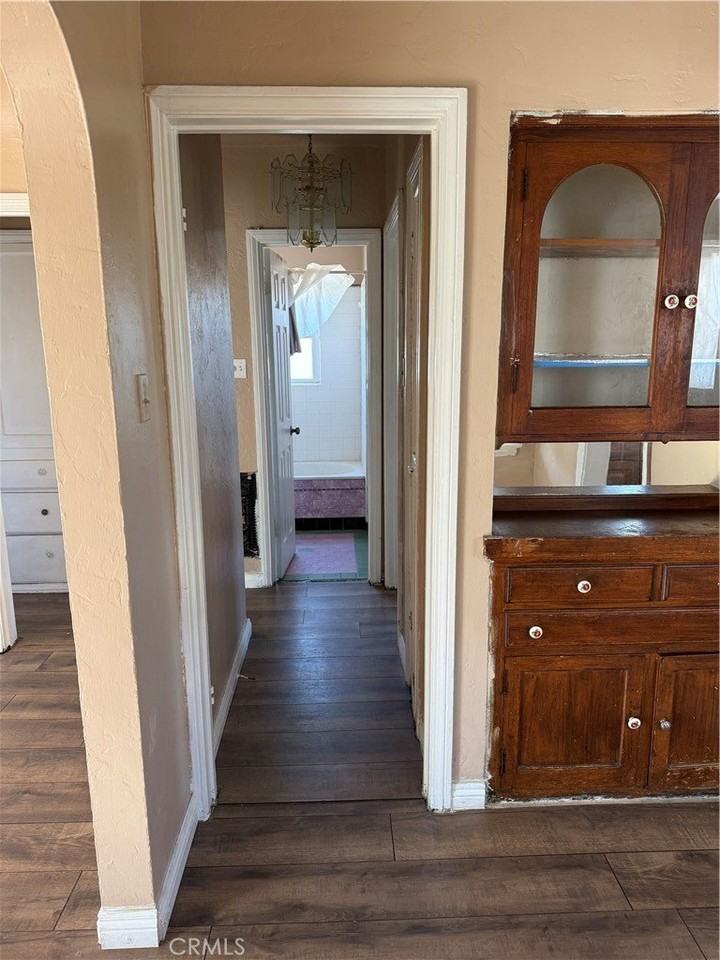 6165 Lewis Ave - Photo 3 of 7