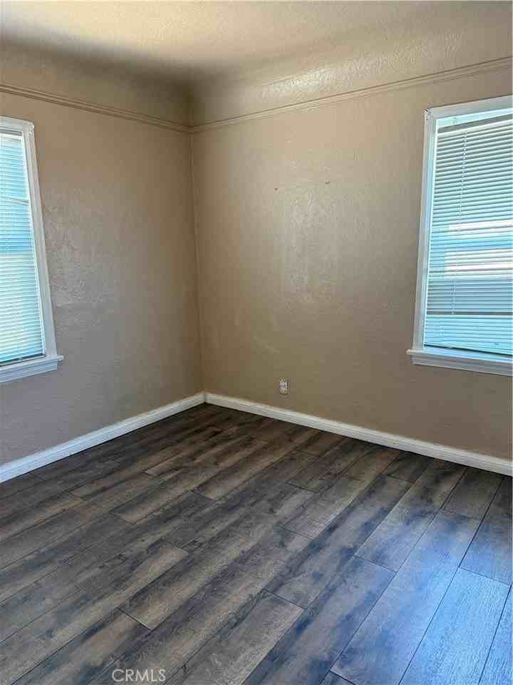 6165 Lewis Ave - Photo 4 of 7