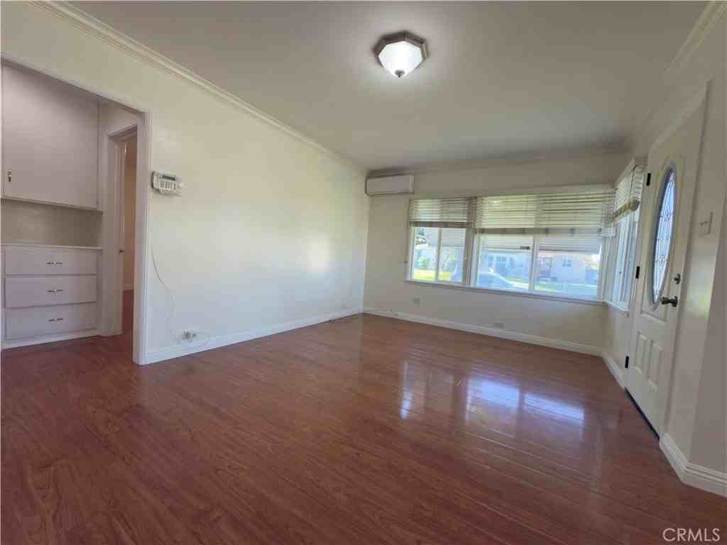 3204 Hempstead Ave - Photo 5 of 16