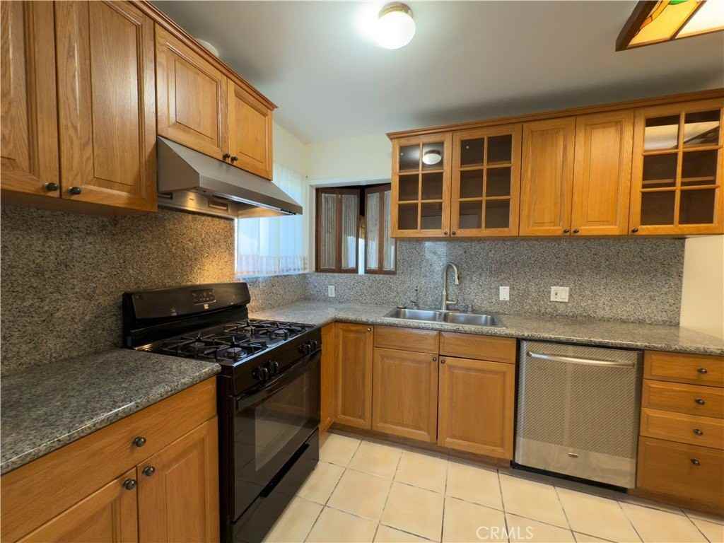 3204 Hempstead Ave - Photo 7 of 16