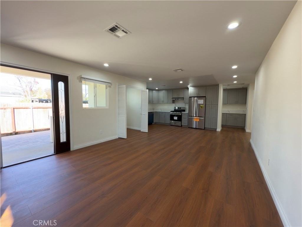 4010 Daines Dr - Photo 3 of 9