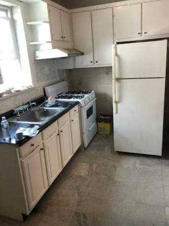 4375 163rd St - Photo 5 of 11