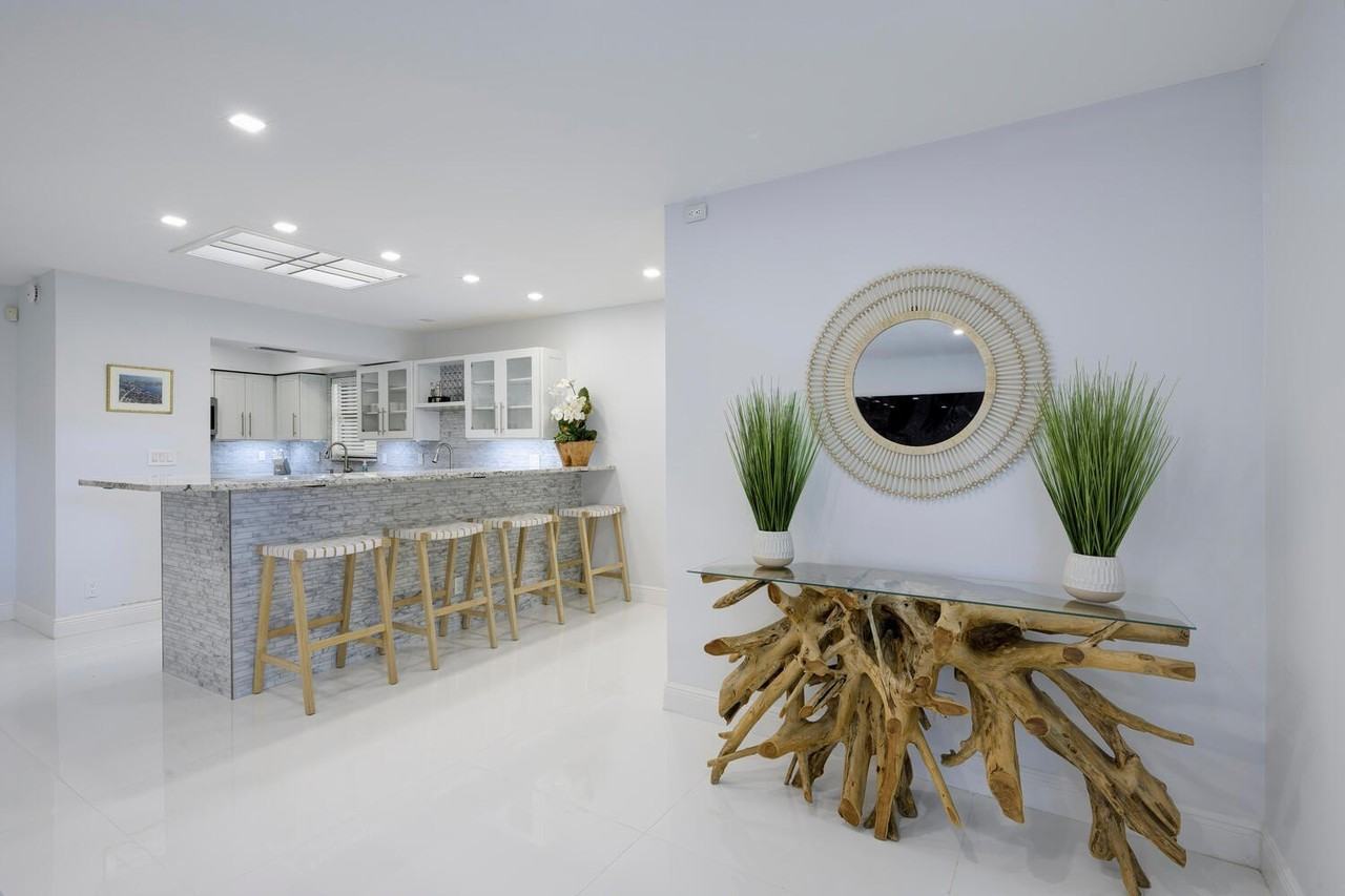 11335 Twelve Oaks Way - Photo 3 of 50