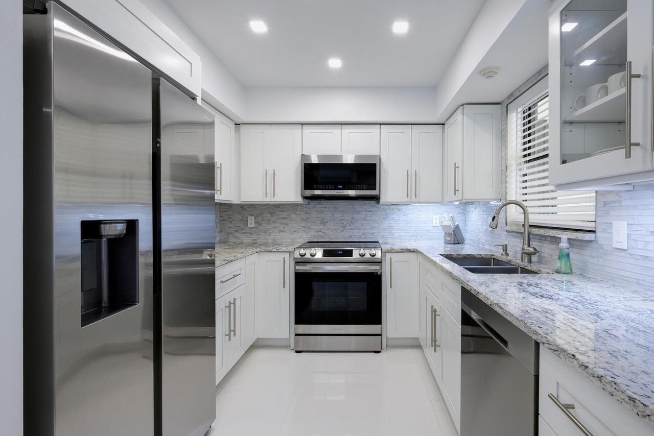 11335 Twelve Oaks Way - Photo 5 of 50