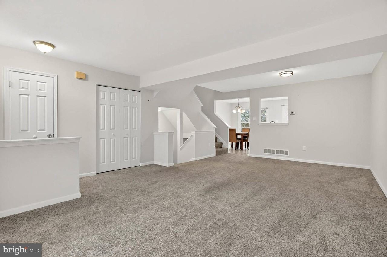 8772 Manahan Dr - Photo 4 of 31