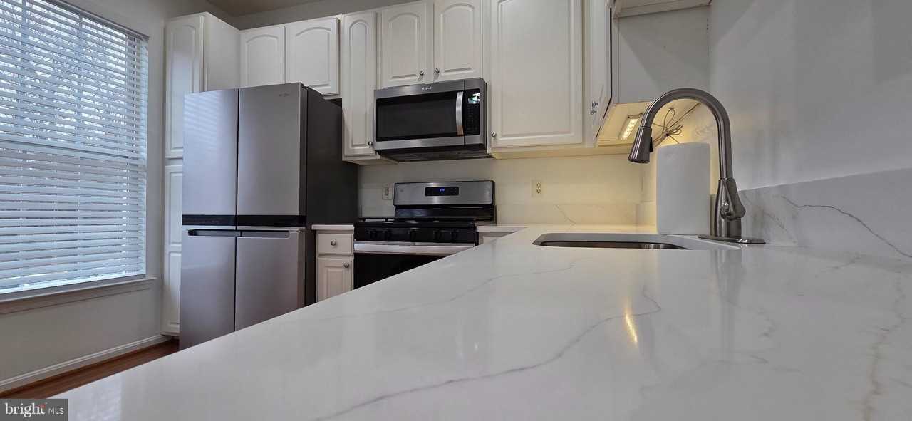 20544 Blue Heron Ter - Photo 7 of 36