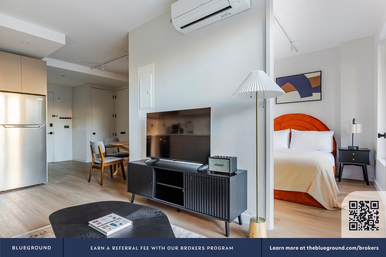 16 West St #2196 - Photo 5 of 37