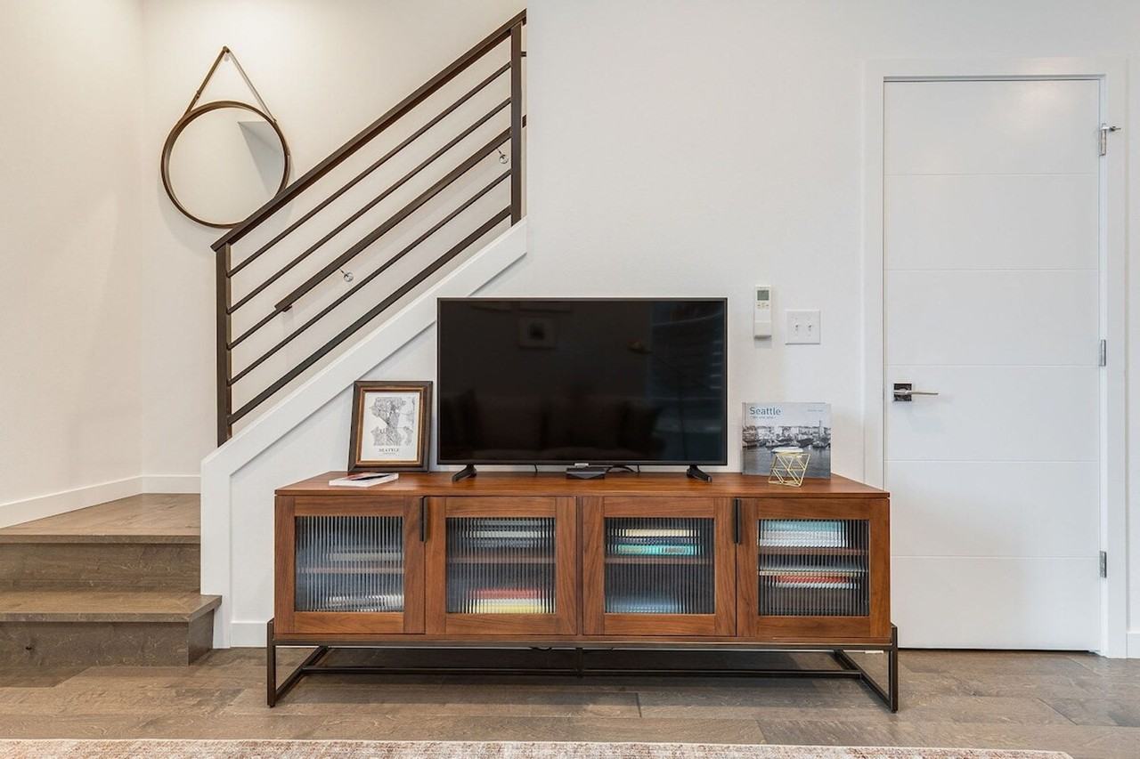 1002 Boylston Ave E #1036001P - Photo 6 of 50