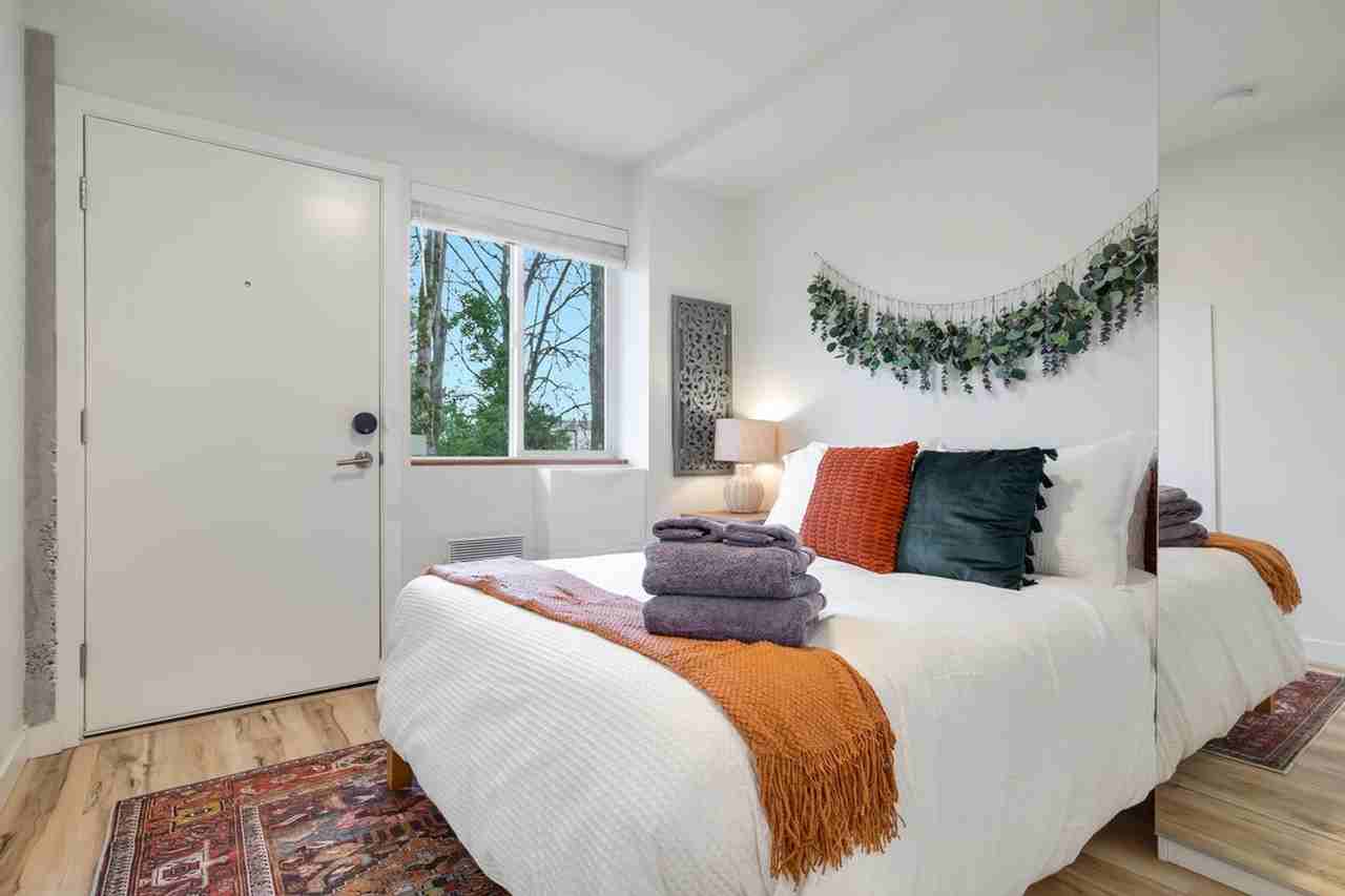 3843 21st Ave Sw #1035939P - Photo 3 of 40