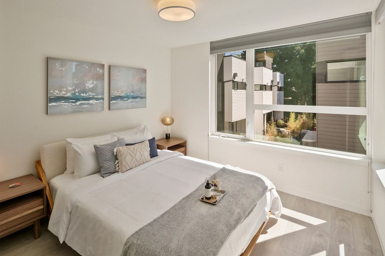 516 Broadway E #1035860P - Photo 2 of 50