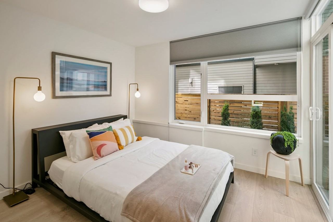 516 Broadway E #1035860P - Photo 3 of 50