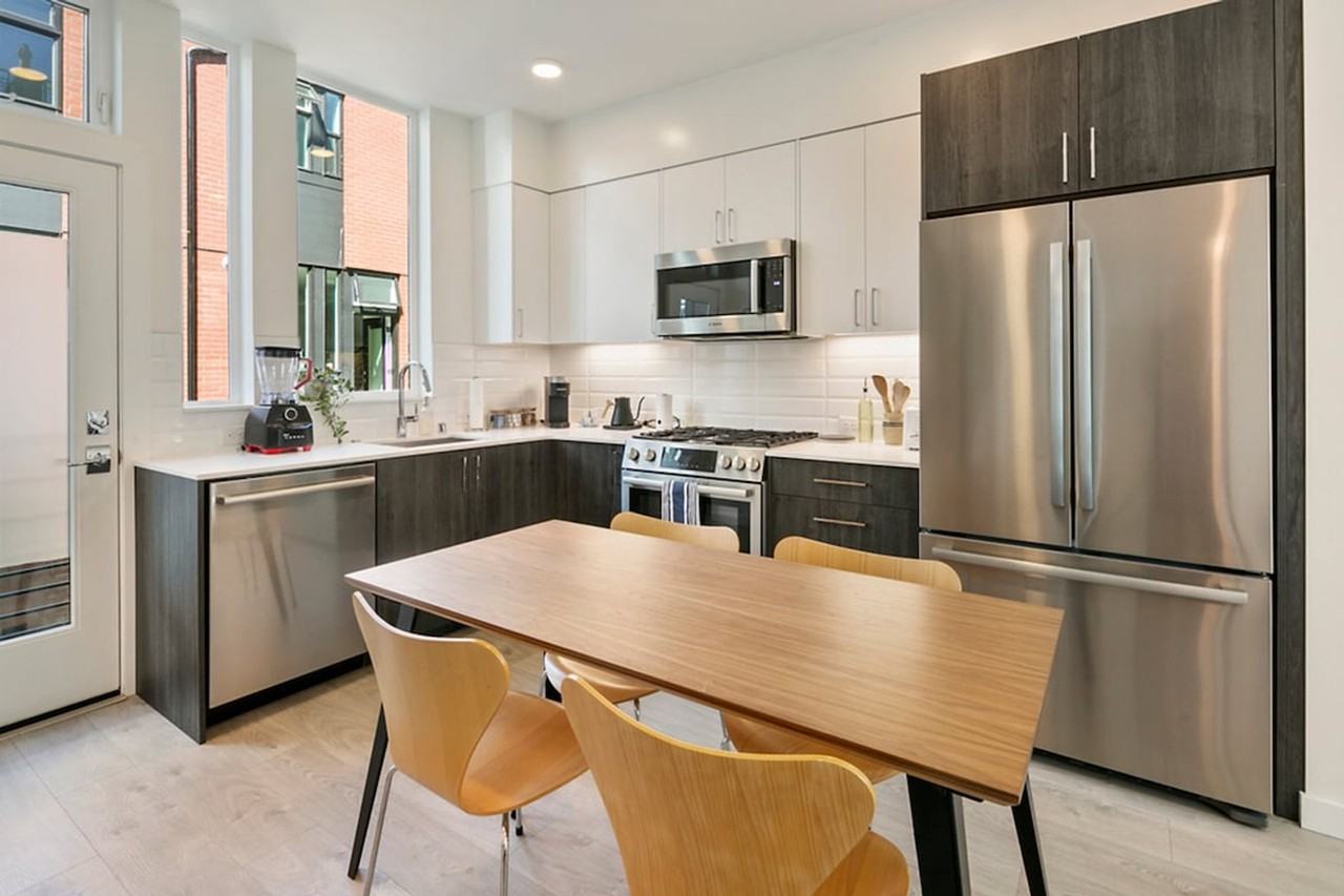 516 Broadway E #1035860P - Photo 3 of 39