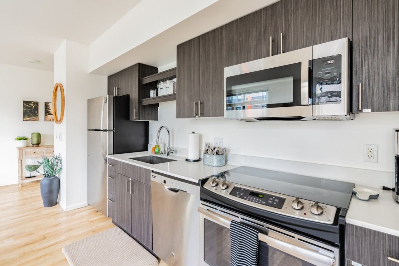 2207 E Union St #1364268P - Photo 6 of 31