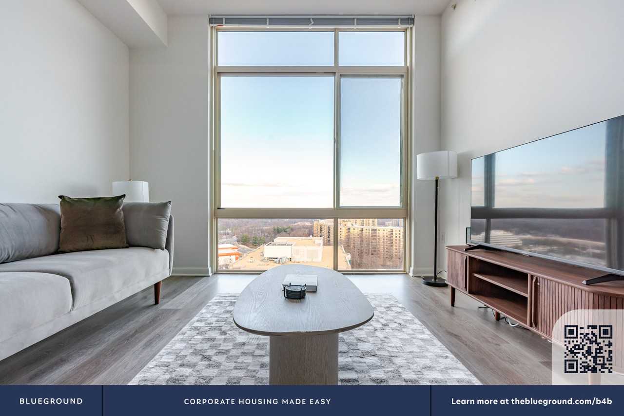 8421 Broad Street - Photo 6 of 33