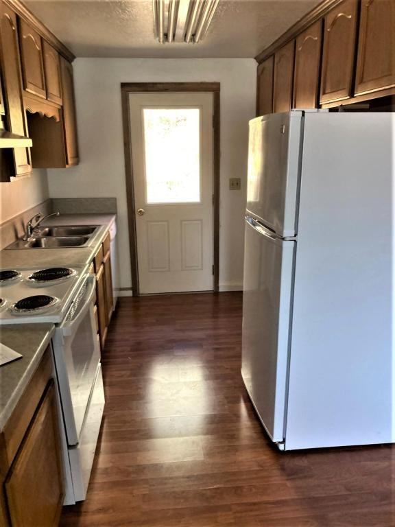 1532 Union Ave - Photo 3 of 8