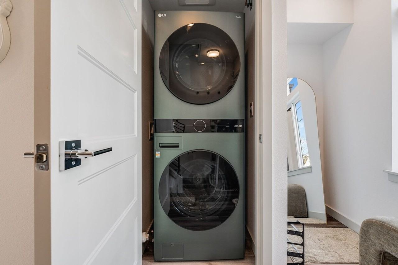 4806 Dayton Ave N #1035935P - Photo 4 of 50