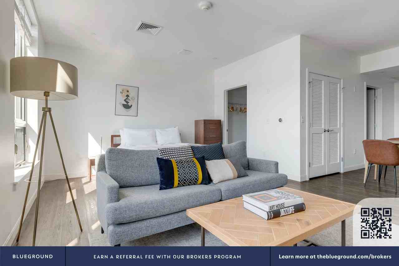 845 Washington St #1232 - Photo 5 of 45