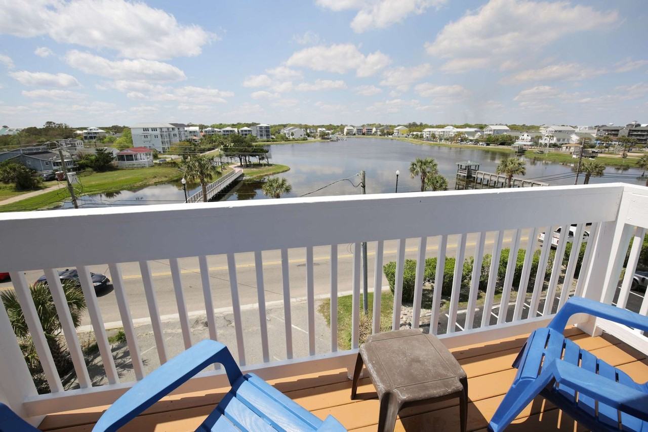 608 Carolina Beach Ave S #1302667P - Photo 7 of 32