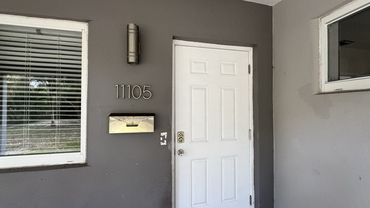 11105 Ne 9th Ave #11105 - Photo 2 of 16