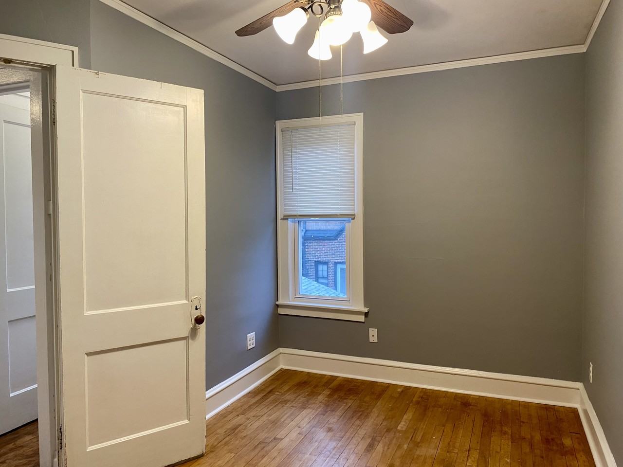 1633 N Hawley Rd - Photo 5 of 10