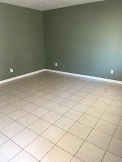 516 Indiana St Se #B - Photo 2 of 6