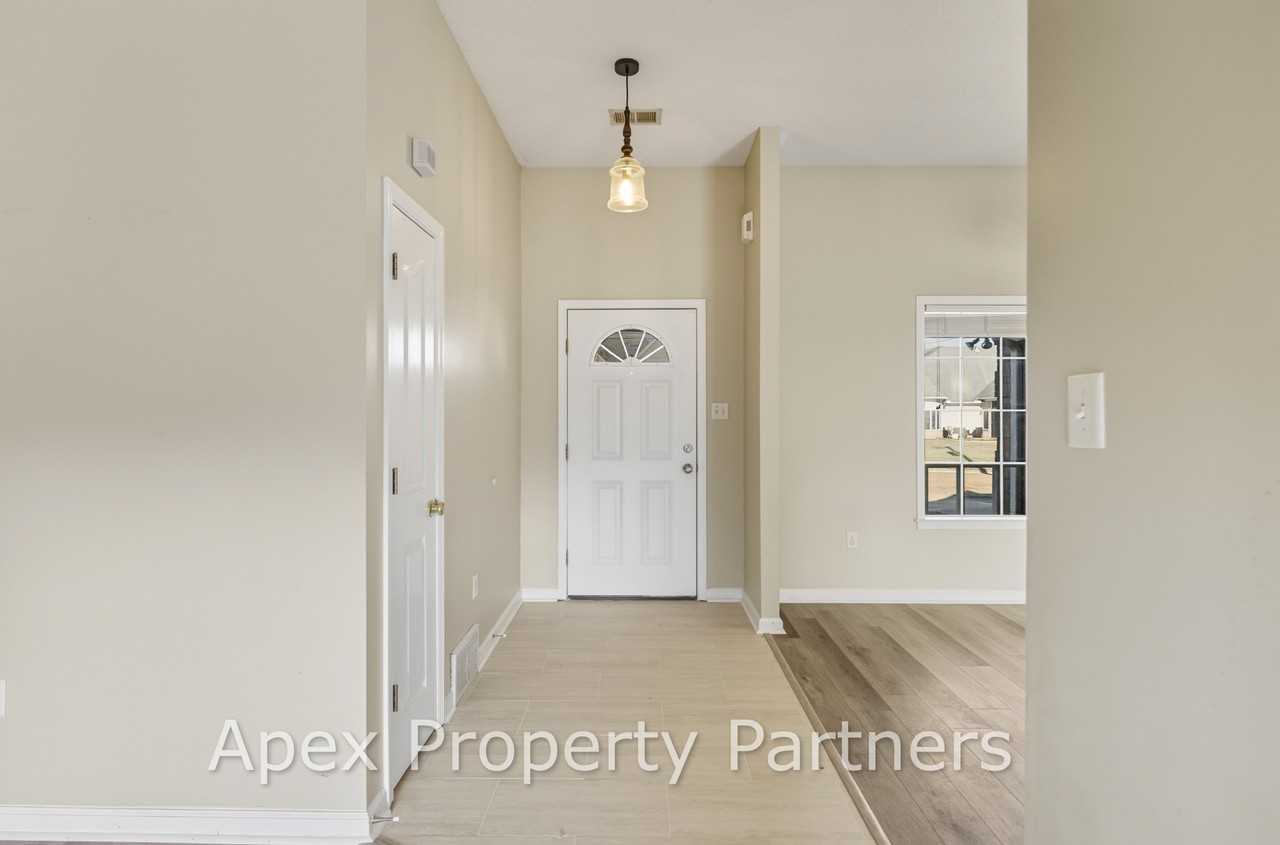 13109 Sandbourne S - Photo 4 of 17