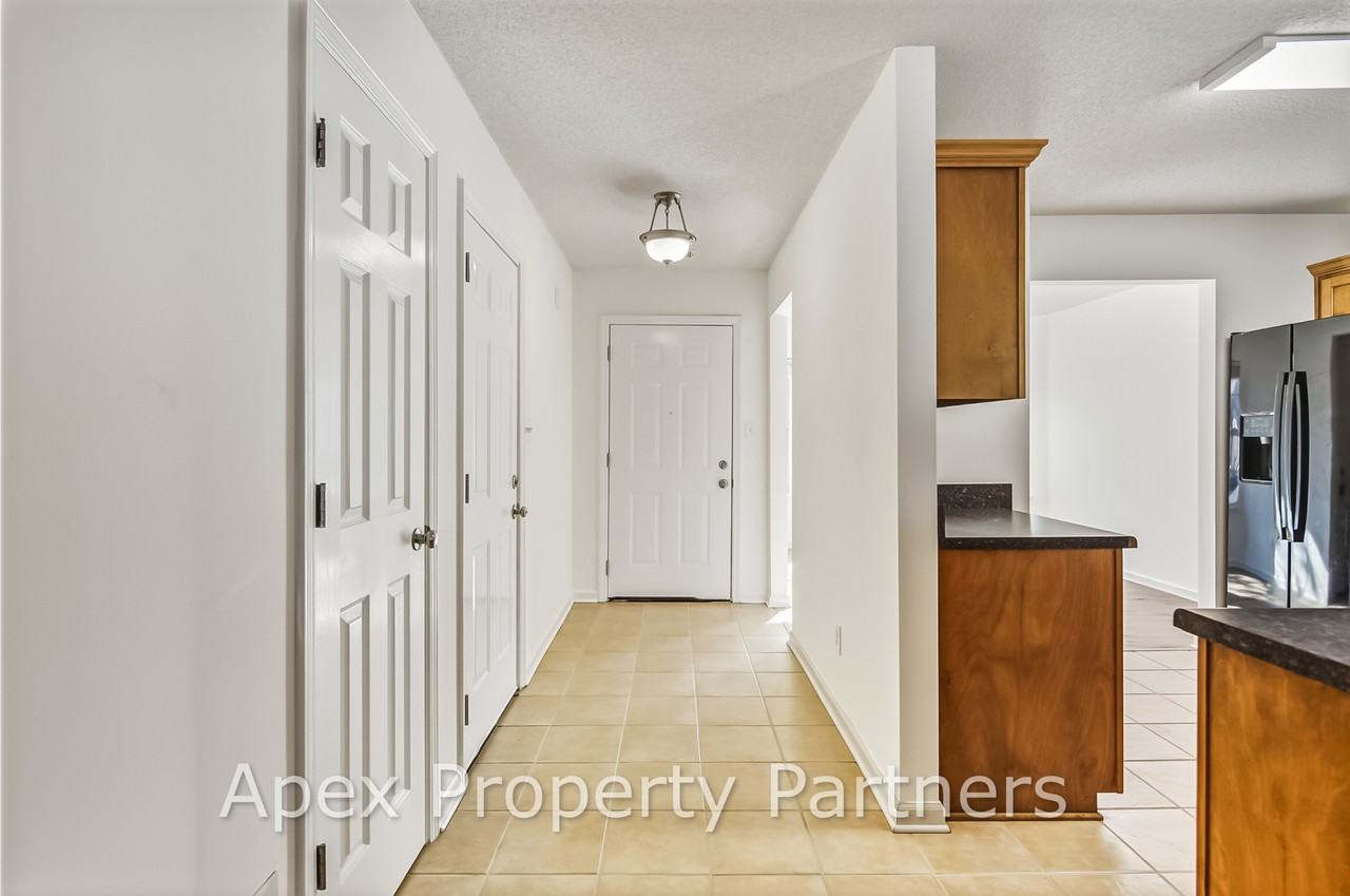 9860 Southern Oak Way - Photo 2 of 16