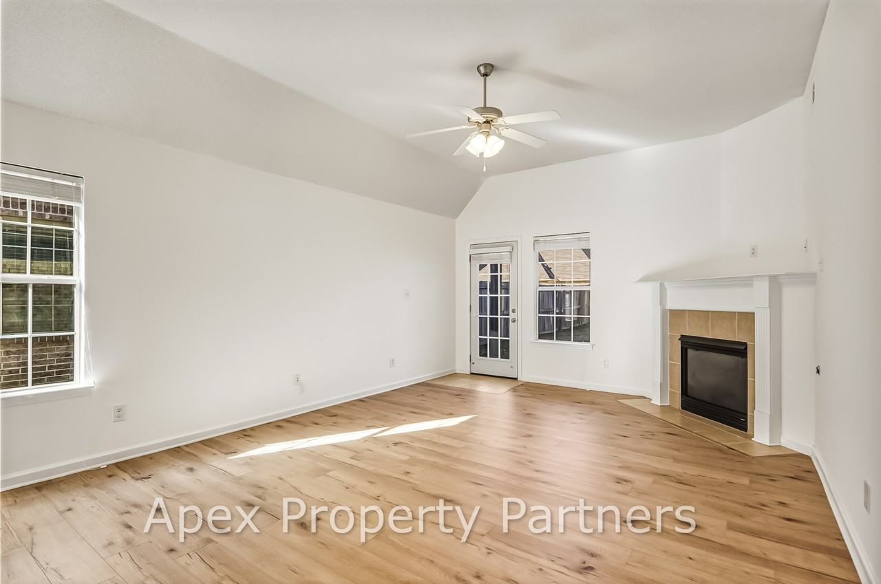 9860 Southern Oak Way - Photo 6 of 16