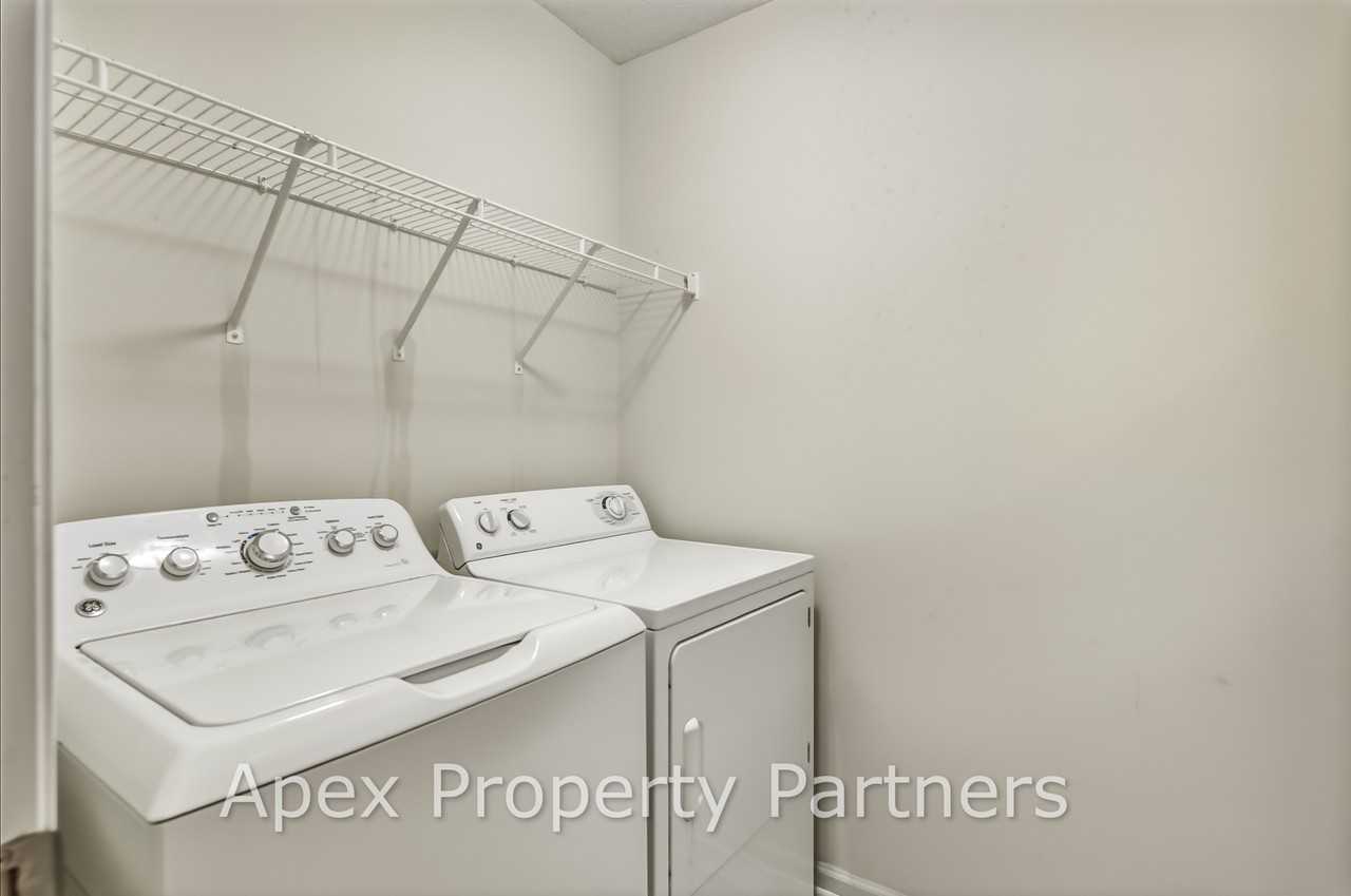 9860 Southern Oak Way - Photo 7 of 16