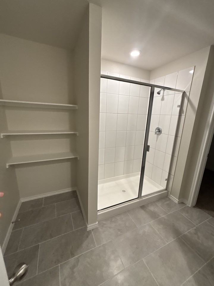 406 Gooseberry Dr - Photo 3 of 10