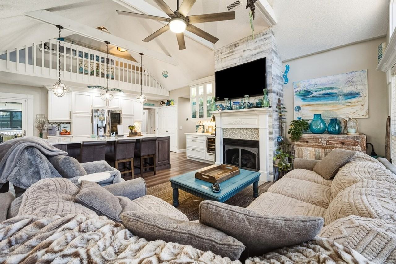 601 Hazard St #1356498P - Photo 3 of 37