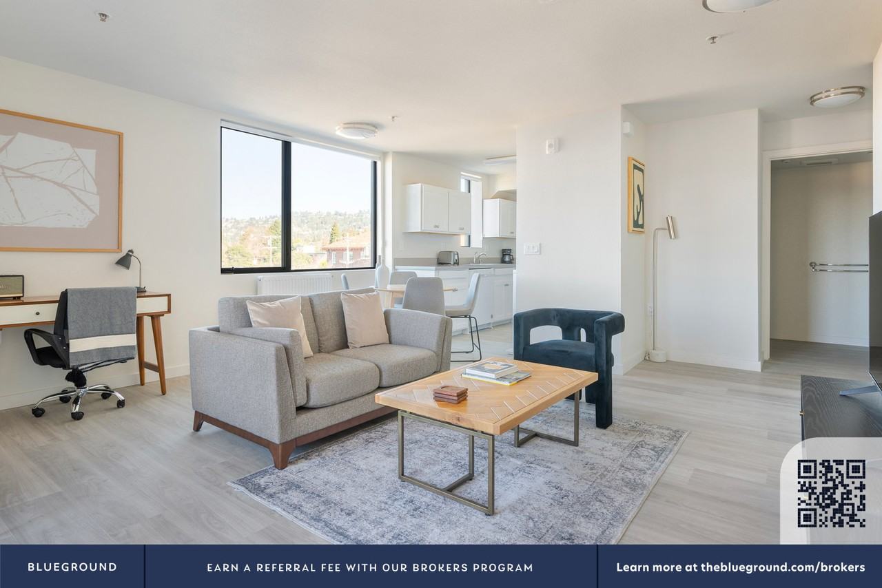 1698 University Ave #2126 - Photo 5 of 34