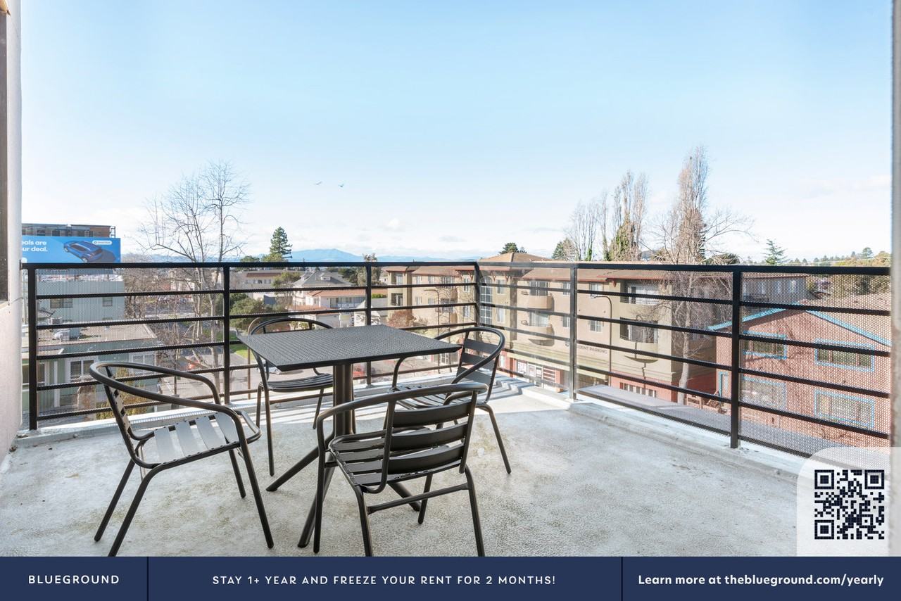 1698 University Ave #2126 - Photo 7 of 33