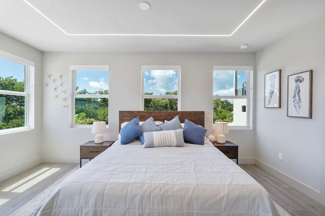 99 Seaside Ave #1369664P - Photo 3 of 38