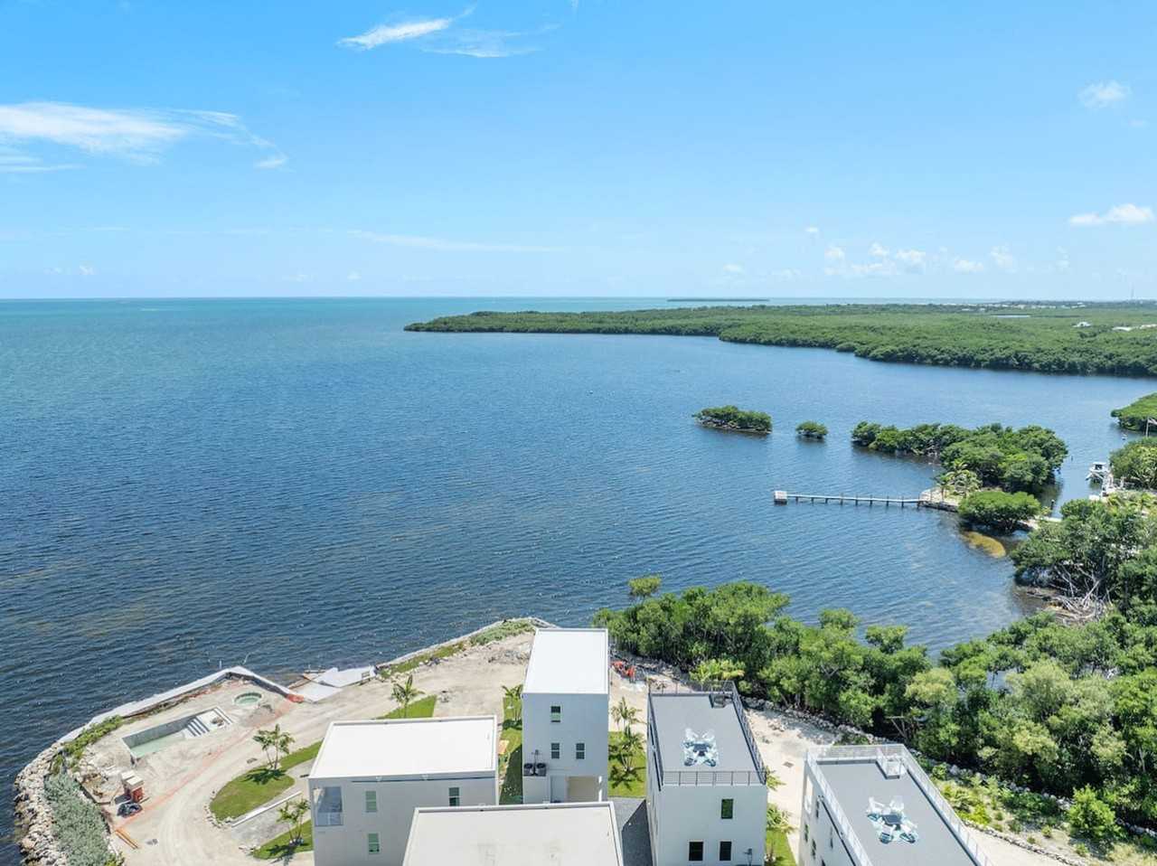 99 Seaside Ave #1369664P - Photo 7 of 38