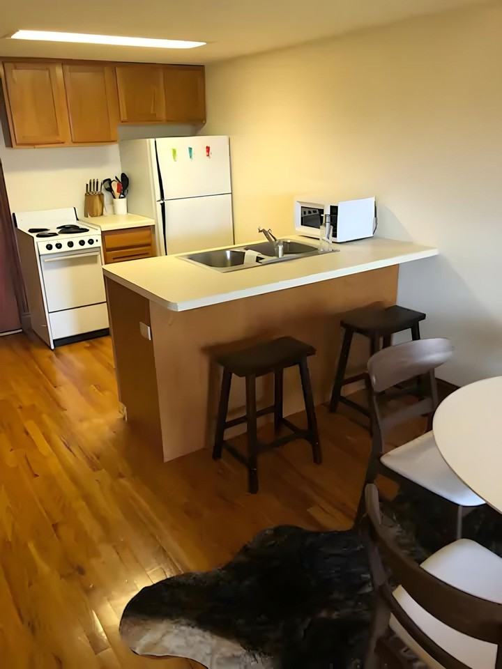 402 W Dayton St #1404531P - Photo 6 of 18