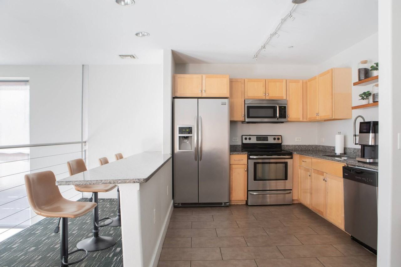 132 N Jefferson St #1379058P - Photo 7 of 25