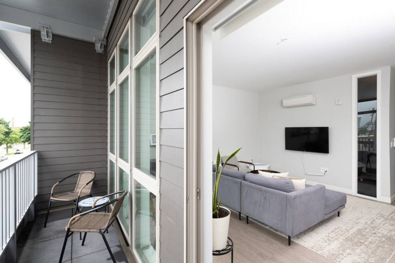 211 W Mineral St #1379007P - Photo 4 of 17