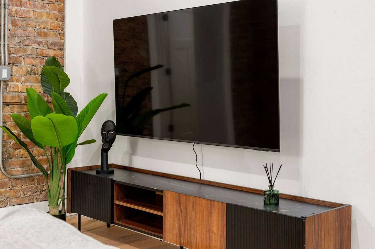 1941 West Augusta Boulevard - Photo 2 of 48