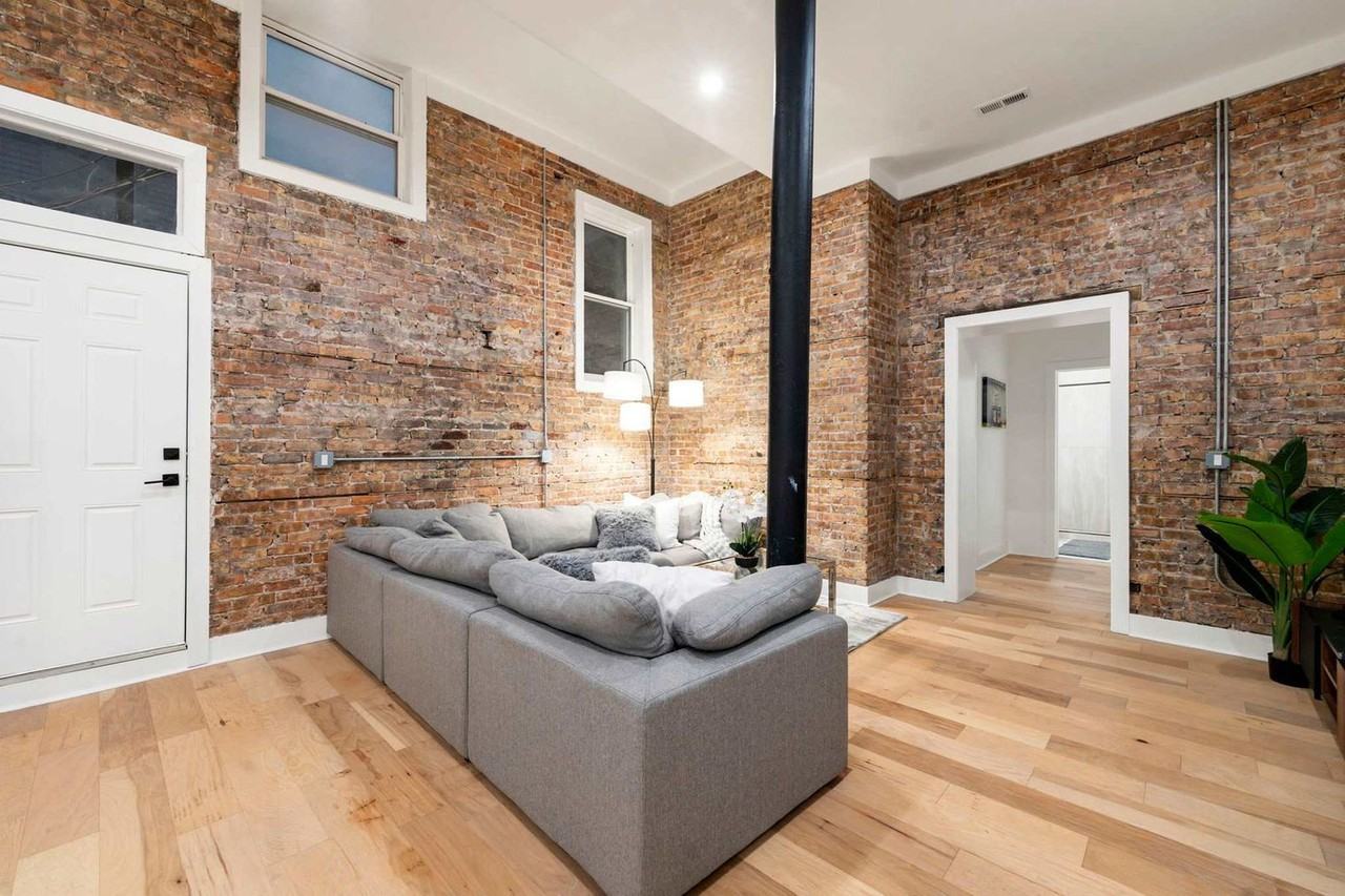 1941 West Augusta Boulevard - Photo 4 of 48