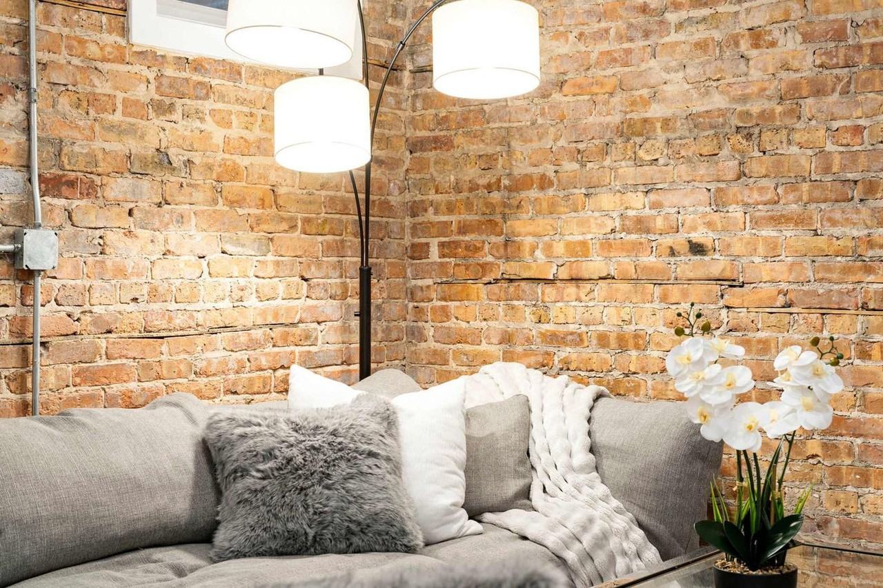 1941 West Augusta Boulevard - Photo 5 of 48