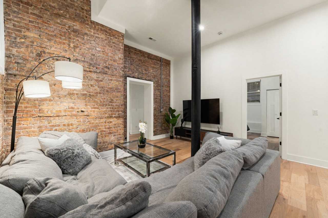 1941 West Augusta Boulevard - Photo 6 of 48