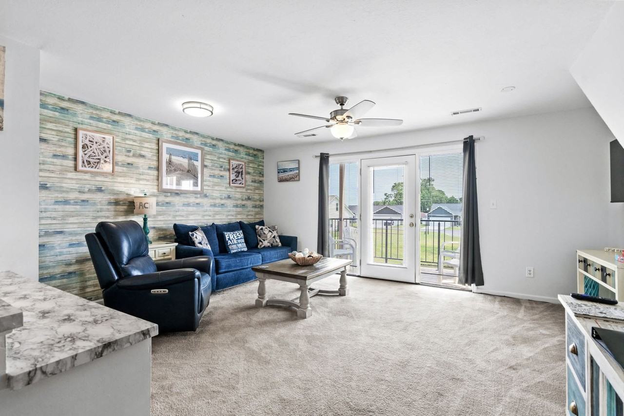 215 Double Eagle Dr #1381673P - Photo 4 of 44