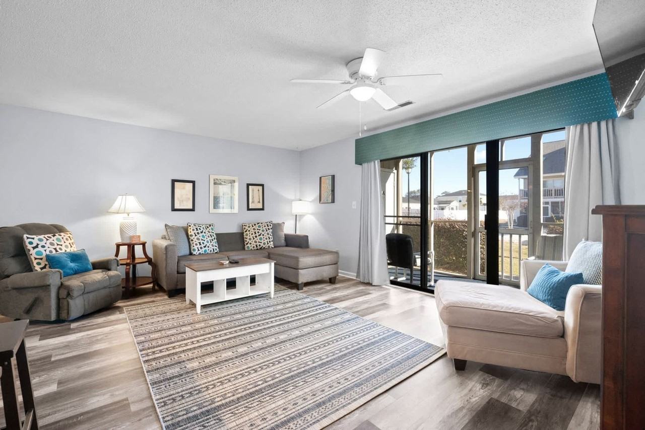 1860 Auburn Ln #1382459P - Photo 4 of 47