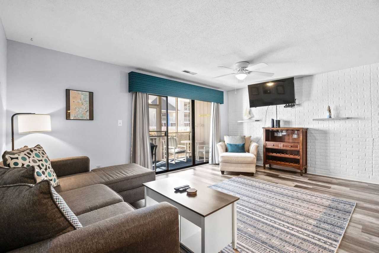 1860 Auburn Ln #1382459P - Photo 5 of 47