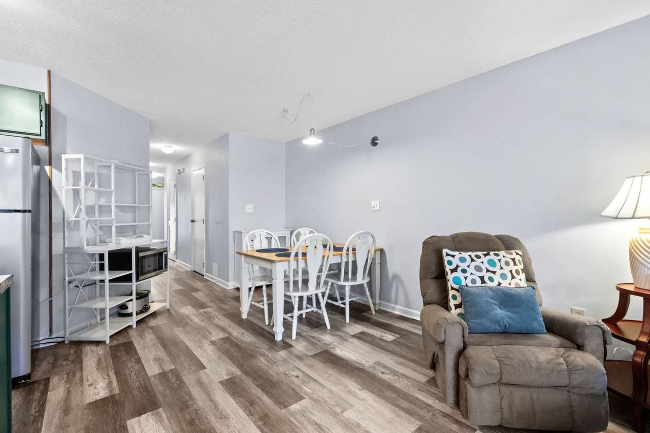 1860 Auburn Ln #1382459P - Photo 7 of 47