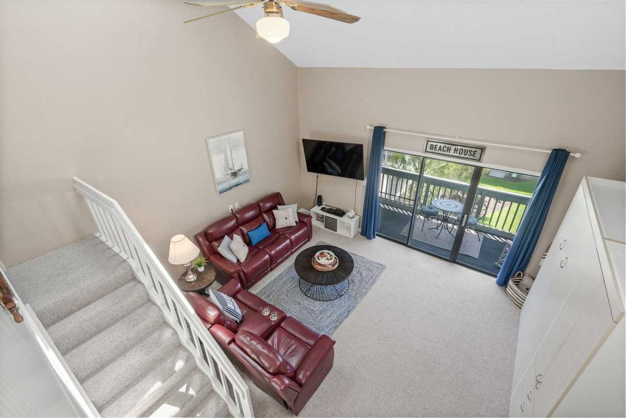 1880 Auburn Ln #1384036P - Photo 5 of 36