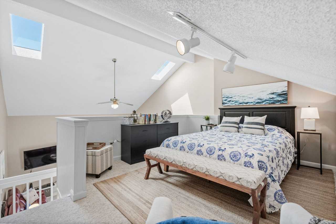 1880 Auburn Ln #1384036P - Photo 7 of 36