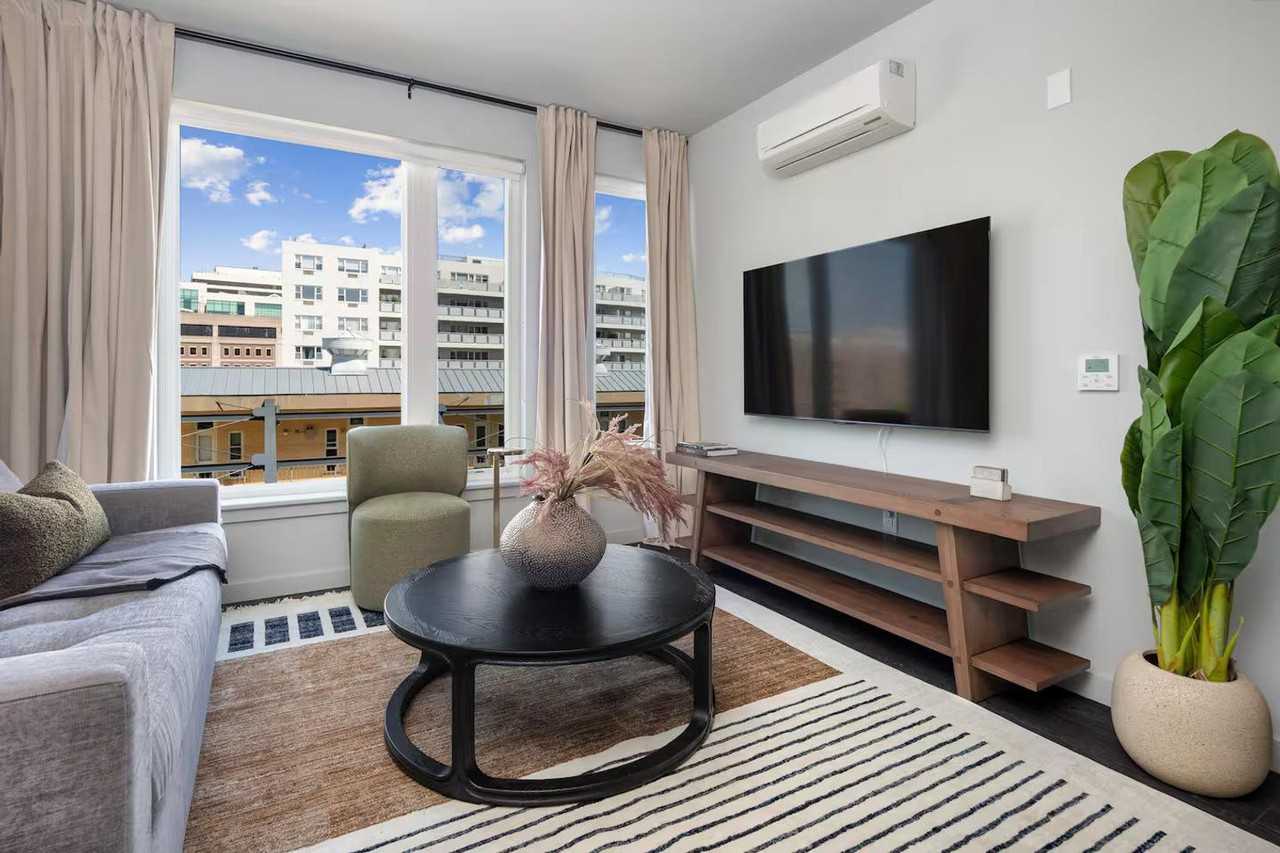 51 S Broadway #1380128P - Photo 2 of 29