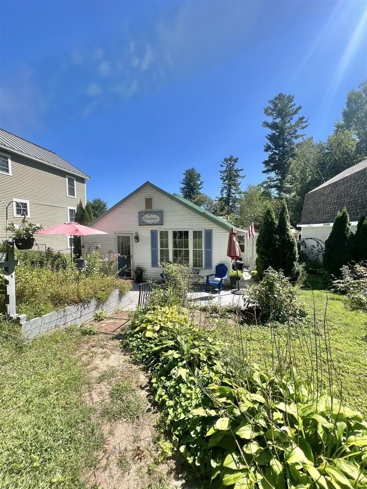 28 W Shore Rd #1380482P - Photo 3 of 15